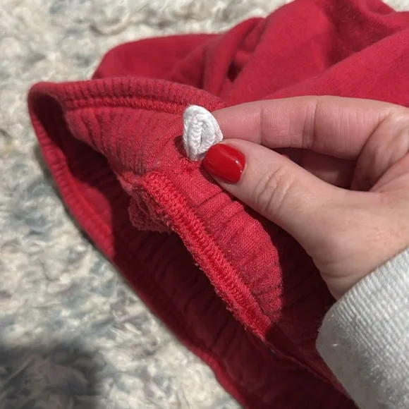 🎉 VS PINK SWEAT PANTS 🎉 - Picture 3 of 3